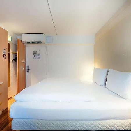 Dusseldorf-hbf Hotel *
