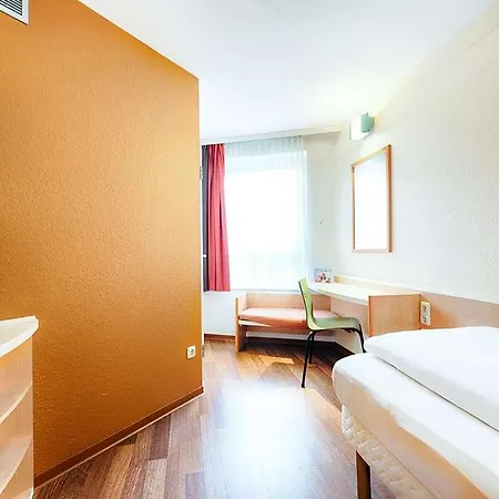 Dusseldorf-hbf Hotel *