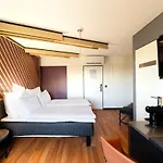 Dusseldorf-hbf Hotel *